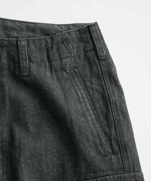 ADAM ET ROPE'（アダムエロペ）の「デニム ワイド カーゴパンツ / ユニセックス（カーゴパンツ・メンズ・ブラック系その他/ネイビー・L/M）」の15枚目の写真