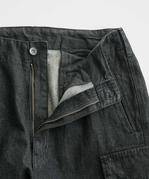 ADAM ET ROPE'（アダムエロペ）の「デニム ワイド カーゴパンツ / ユニセックス（カーゴパンツ・メンズ・ブラック系その他/ネイビー・L/M）」の18枚目の写真