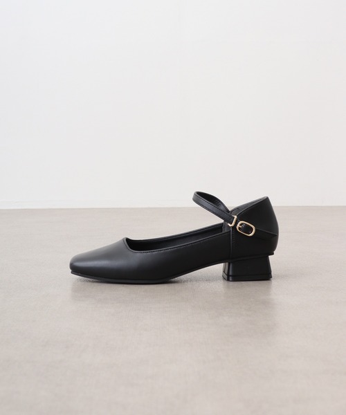LibertyDoll(リバティードール)の「LIBERTYDOLL スクエアトゥ アンクルストラップ パンプス(パンプス・レディース・ブラック/ブラック系その他/シルバー/グレー/ベージュ/ダークブラウン/アイボリー・LL/L/3L/S/SS/M)」の18枚目の写真