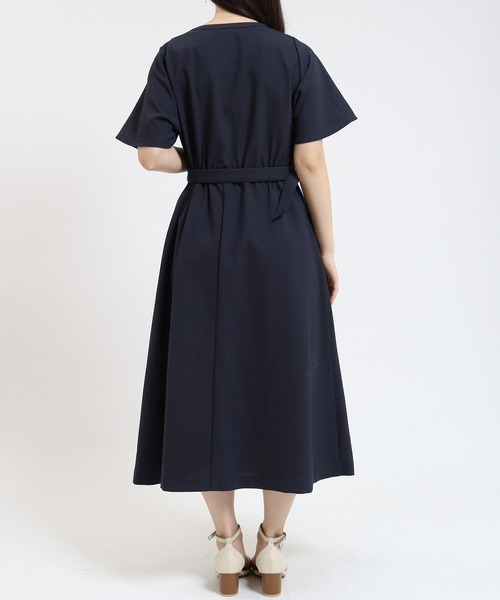 TRUDEA（トルディア）の「ドライタッチスキッパーワンピース（ワンピース・レディース・チャコールグレー/ベージュ/ネイビー・MEDIUM/LARGE）」の6枚目の写真