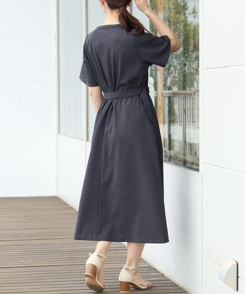 TRUDEA（トルディア）の「ドライタッチスキッパーワンピース（ワンピース・レディース・チャコールグレー/ベージュ/ネイビー・MEDIUM/LARGE）」の12枚目の写真