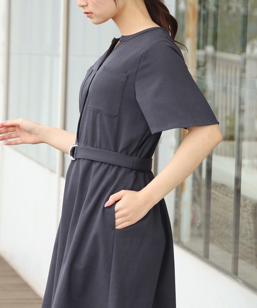 TRUDEA（トルディア）の「ドライタッチスキッパーワンピース（ワンピース・レディース・チャコールグレー/ベージュ/ネイビー・MEDIUM/LARGE）」の10枚目の写真