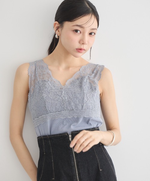 earth music&ecology（アースミュージックアンドエコロジー）の「2WAYレースタンクトップ（タンクトップ・レディース・グレイッシュブルー/ブラック/アイボリー/モカ・S/M）」の4枚目の写真