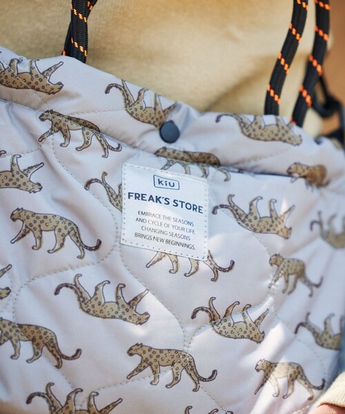 KiU（キウ）の「KiU×FREAK'S STORE/キウ×フリークスストア 別注PADDED TOTE MINI BAG パデット トート ミニ バッグ（ショルダーバッグ・レディース・レオパード/ベージュ/ダークグレー/ブラック・ONE SIZE）」の19枚目の写真