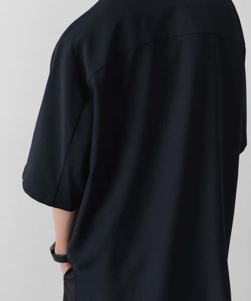 ATTACHMENT(アタッチメント)の「【 直営店・ZOZOTOWN限定 】PE ライトトロピカル ドルマンスリーブ レギュラーカラーシャツ S/S / PE LIGHT TROPICAL DOLMAN SLEEVE REGULAR COLLAR SHIRT S/S(シャツ/ブラウス・メンズ・ネイビー/ブラック/ライトベージュ/ライトグリーン・1/2/3)」の5枚目の写真