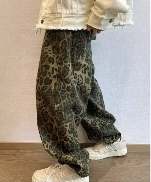 COMON+(コモンプラス)の「ワイドシルエットヒョウ柄コットンパンツ(デニムパンツ・メンズ・レオパード・L/XL/XXL)」の5枚目の写真