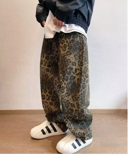 ワイドシルエットヒョウ柄コットンパンツ（デニムパンツ