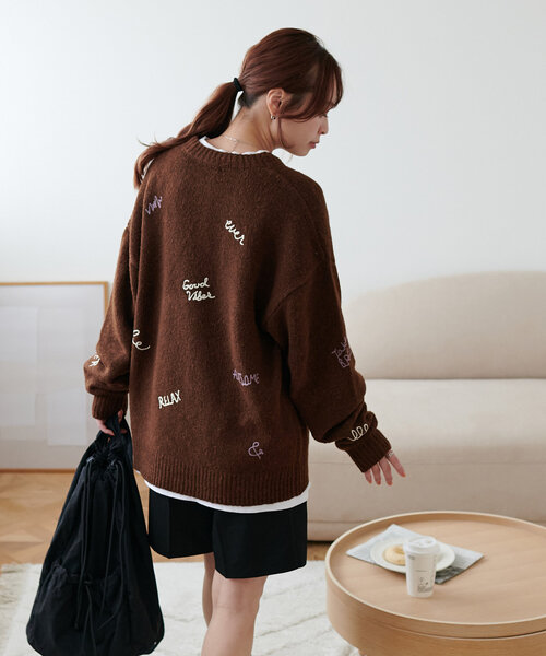 DISCOAT（ディスコート）の「【ユニセックス】総柄刺繍ニット（ニット