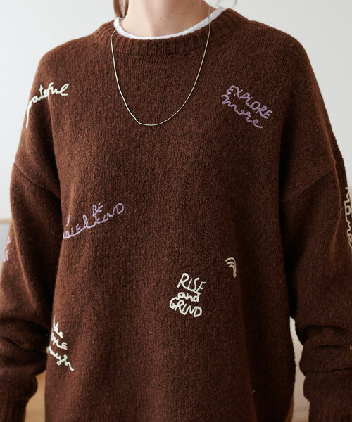 【ユニセックス】総柄刺繍ニット
