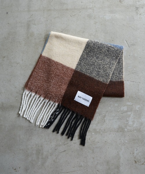 RAY CASSIN(レイカズン)の「チェック柄大判マフラー(マフラー・レディース・ブルー系その他2/ホワイト系その他2/ピンク系その他2/オレンジ系その他2・FREE)」の13枚目の写真