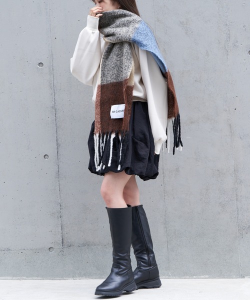 RAY CASSIN(レイカズン)の「チェック柄大判マフラー(マフラー・レディース・ブルー系その他2/ホワイト系その他2/ピンク系その他2/オレンジ系その他2・FREE)」の16枚目の写真