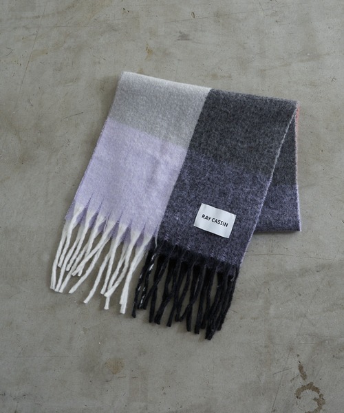 RAY CASSIN(レイカズン)の「チェック柄大判マフラー(マフラー・レディース・ブルー系その他2/ホワイト系その他2/ピンク系その他2/オレンジ系その他2・FREE)」の17枚目の写真