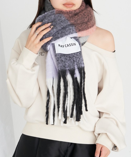 RAY CASSIN(レイカズン)の「チェック柄大判マフラー(マフラー・レディース・ブルー系その他2/ホワイト系その他2/ピンク系その他2/オレンジ系その他2・FREE)」の18枚目の写真
