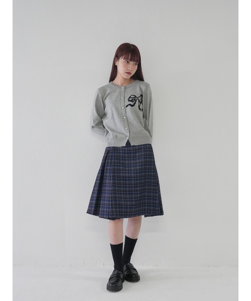 Uenui(ウニュイ)の「【 cunii 】ワンポイント リボン シンプル パール カーディガン(カーディガン/ボレロ・レディース・グレー/ベージュ/ピンク/ブラック・FREE)」の7枚目の写真