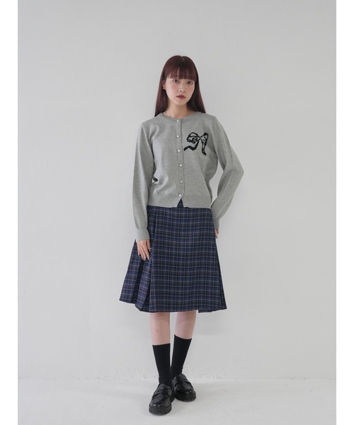 Uenui(ウニュイ)の「【 cunii 】ワンポイント リボン シンプル パール カーディガン(カーディガン/ボレロ・レディース・グレー/ベージュ/ピンク/ブラック・FREE)」の10枚目の写真