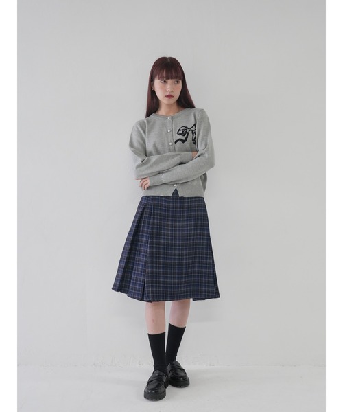 Uenui(ウニュイ)の「【 cunii 】ワンポイント リボン シンプル パール カーディガン(カーディガン/ボレロ・レディース・グレー/ベージュ/ピンク/ブラック・FREE)」の11枚目の写真