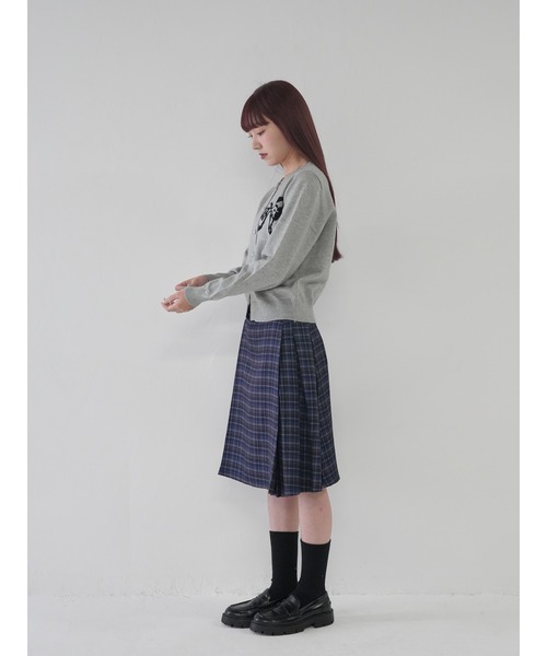 Uenui(ウニュイ)の「【 cunii 】ワンポイント リボン シンプル パール カーディガン(カーディガン/ボレロ・レディース・グレー/ベージュ/ピンク/ブラック・FREE)」の17枚目の写真