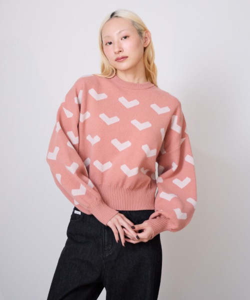 LUKU nari(ルクナーリ)の「ハート柄ニットプルオーバー(ニット/セーター・レディース・グレイッシュベージュ/ネイビー/ピンク・F)」の3枚目の写真