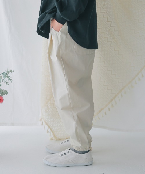 NHT（エヌエイチティー）の「NHT/エヌエイチティー ロングギャザーパンツ（その他パンツ・キッズ・カーキ/ブルー系その他7/ベージュ系その他6・120cm/130cm/140cm/150cm/160cm/110cm）」の4枚目の写真