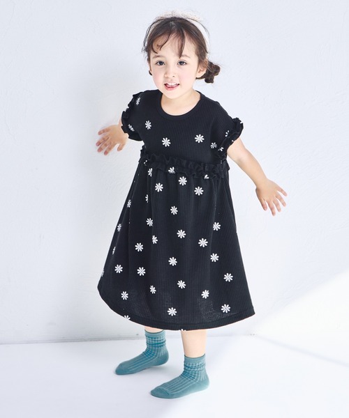 pairmanon（ペアマノン）の「【リンクコーデ】【ふんわりワッフル】フリル ガールズワンピース（ワンピース・キッズ・ベージュ系その他/モカ/グリーン系その他/ブラック系その他・100/140/120/110/130/150/90）」の7枚目の写真