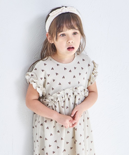 pairmanon（ペアマノン）の「【リンクコーデ】【ふんわりワッフル】フリル ガールズワンピース（ワンピース・キッズ・ベージュ系その他/モカ/グリーン系その他/ブラック系その他・100/140/120/110/130/150/90）」の14枚目の写真