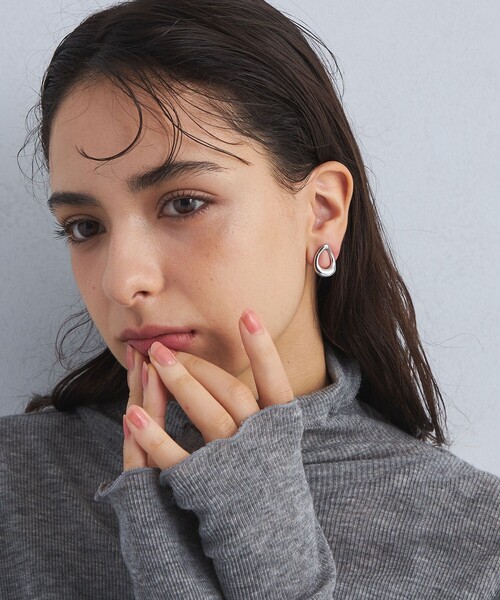 green label relaxing（グリーンレーベルリラクシング）の「シズクフレーム イヤリング（イヤリング・レディース・ゴールド/シルバー・FREE）」の11枚目の写真