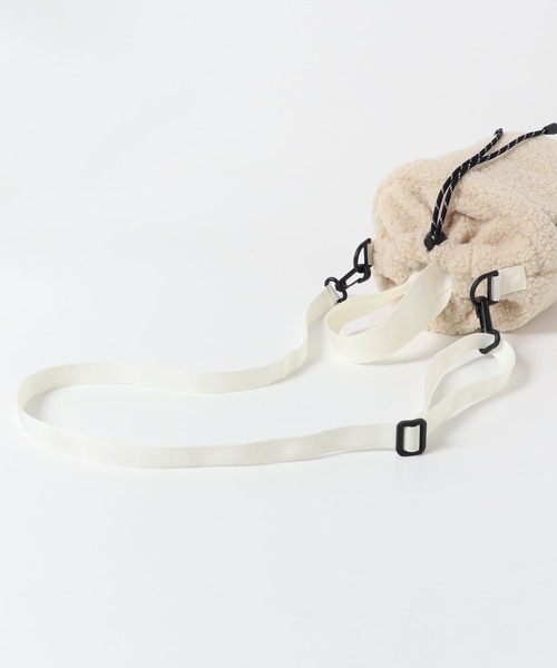 EKAL（エカル）の「TINY GARDEN PRODUCTS　ストロール2WAYボアバッグ（ショルダーバッグ・レディース・ホワイト系その他/ブラック・ONE）」の9枚目の写真