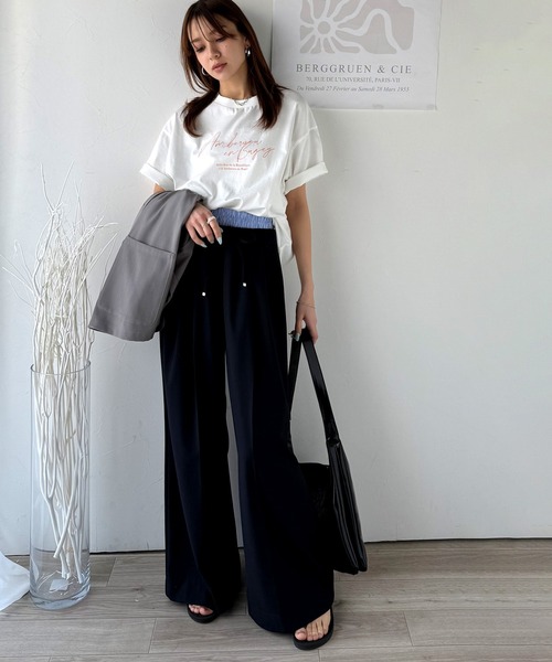 classicalelf(クラシカルエルフ)の「大人カジュアルに映える。綿100%胸元筆記体ロゴなめらかシルケット風Tシャツ(半袖)(Tシャツ/カットソー・レディース・ブラウン/ブルーグレー/オートミール/チャコール/オフホワイト・X-LARGE/SMALL/MEDIUM/LARGE)」の10枚目の写真