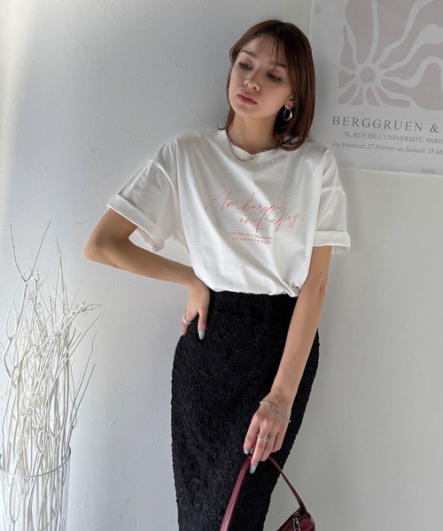 classicalelf(クラシカルエルフ)の「大人カジュアルに映える。綿100%胸元筆記体ロゴなめらかシルケット風Tシャツ(半袖)(Tシャツ/カットソー・レディース・ブラウン/ブルーグレー/オートミール/チャコール/オフホワイト・X-LARGE/SMALL/MEDIUM/LARGE)」の13枚目の写真