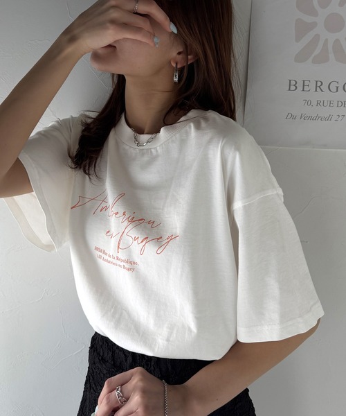 classicalelf(クラシカルエルフ)の「大人カジュアルに映える。綿100%胸元筆記体ロゴなめらかシルケット風Tシャツ(半袖)(Tシャツ/カットソー・レディース・ブラウン/ブルーグレー/オートミール/チャコール/オフホワイト・X-LARGE/SMALL/MEDIUM/LARGE)」の14枚目の写真