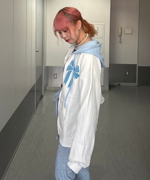 Candy Stripper(キャンディストリッパー)の「CANDYS CLUB フーディ(パーカー・レディース・ライトブルー/オフホワイト/ピンク・FREE)」の15枚目の写真