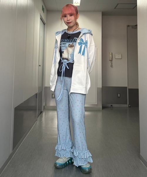 Candy Stripper(キャンディストリッパー)の「CANDYS CLUB フーディ(パーカー・レディース・ライトブルー/オフホワイト/ピンク・FREE)」の19枚目の写真