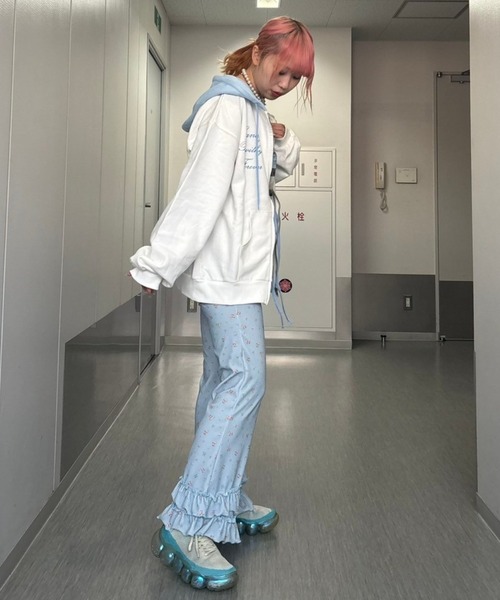 Candy Stripper(キャンディストリッパー)の「CANDYS CLUB フーディ(パーカー・レディース・ライトブルー/オフホワイト/ピンク・FREE)」の21枚目の写真