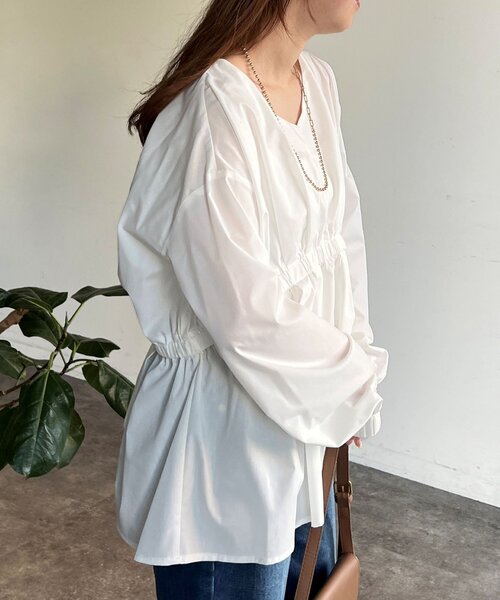 Chez toi（シェトワ）の「ペプラムチュニックブラウス（シャツ/ブラウス・レディース・オフホワイト/ブラック/サックスブルー・FREE）」の16枚目の写真