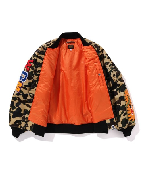 A BATHING APE(アベイシングエイプ)の「1ST CAMO SHARK MA-1 JACKET(MA-1・メンズ・グリーン/イエロー・X-LARGE/MEDIUM/XX-LARGE/SMALL/LARGE)」の6枚目の写真