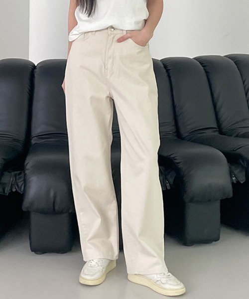 muahmuah(ムーアムーア)の「A'GEM/9 × .kom 『muah muah/ムーアムーア』 LOGO STITCH WIDE BANDING PANTS/ロゴステッチ ワイドバンディングパンツ(その他パンツ・レディース・アイボリー/ブラック・S/M)」の1枚目の写真