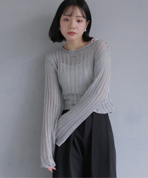 cheriella(シェリエラ)の「【cheriella】メッシュ風ルーズニット ショート丈トップス MESH-STYLE LOOSE SHORT KNIT TOPS(ニット/セーター・レディース・ブラック/オフホワイト/グレー・M)」の21枚目の写真