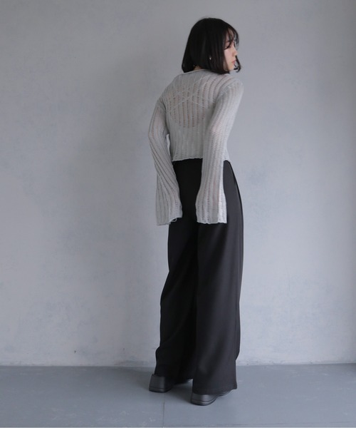 cheriella(シェリエラ)の「【cheriella】メッシュ風ルーズニット ショート丈トップス MESH-STYLE LOOSE SHORT KNIT TOPS(ニット/セーター・レディース・ブラック/オフホワイト/グレー・M)」の13枚目の写真