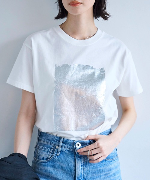 meilmada(メイルマダ)の「箔プリントTシャツ(Tシャツ/カットソー・レディース・ホワイト/チャコールグレー・FREE)」の3枚目の写真