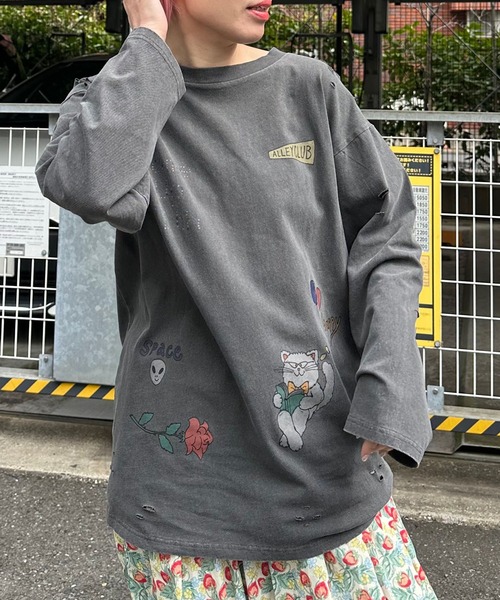 Alley Tokyo(アリートーキョー)の「落書きいっぱいヴィンテージっぽロンT(Tシャツ/カットソー・レディース・オフホワイト/スミクロ・FREE)」の8枚目の写真