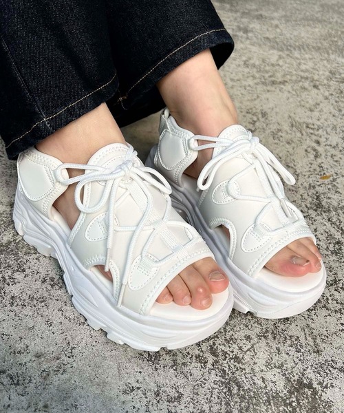 INGNI（イング）の「レースUPボリュームスポサン（サンダル・レディース・ブラック/ベージュ/オフホワイト・M/L）」の4枚目の写真