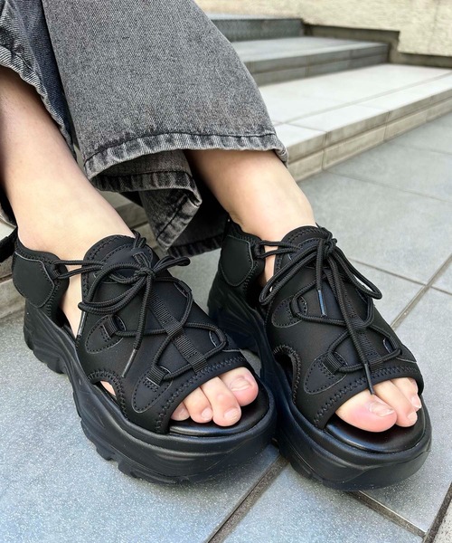 INGNI（イング）の「レースUPボリュームスポサン（サンダル・レディース・ブラック/ベージュ/オフホワイト・M/L）」の6枚目の写真