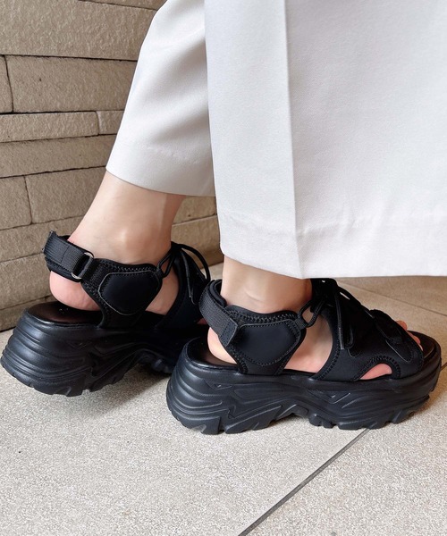 INGNI（イング）の「レースUPボリュームスポサン（サンダル・レディース・ブラック/ベージュ/オフホワイト・M/L）」の21枚目の写真