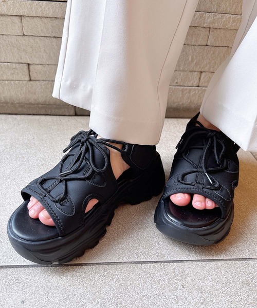 INGNI（イング）の「レースUPボリュームスポサン（サンダル・レディース・ブラック/ベージュ/オフホワイト・M/L）」の22枚目の写真