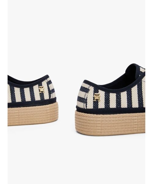 TOMMY HILFIGER（トミーヒルフィガー）の「バルカロペストライプスニーカー（スニーカー・レディース・ネイビー・23cm/23.5cm/24cm）」の6枚目の写真
