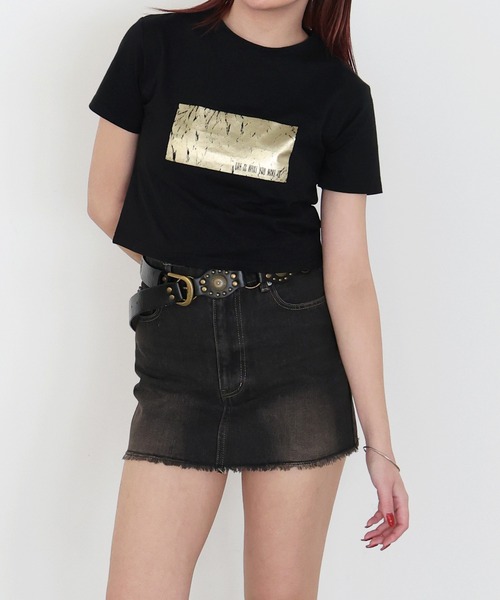 Mili affinity(ミリアフィニティー)の「シルバー箔プリントコンパクトTシャツ(Tシャツ/カットソー・レディース・ブラック×シルバー/ホワイト×シルバー/ホワイト×ピンク/ホワイト×ゴールド/ブラック×ゴールド・FREE)」の5枚目の写真