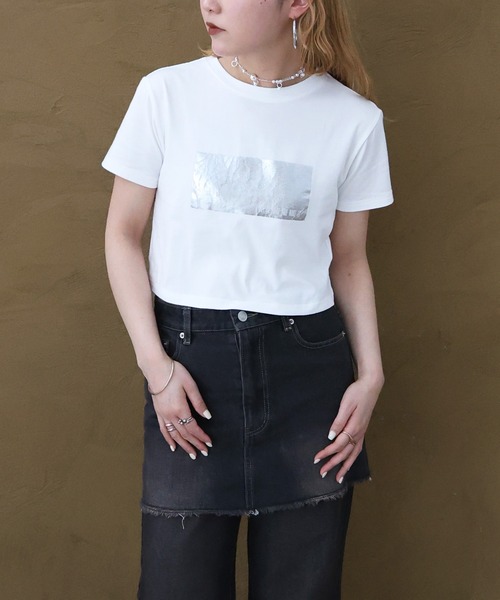 Mili affinity(ミリアフィニティー)の「シルバー箔プリントコンパクトTシャツ(Tシャツ/カットソー・レディース・ブラック×シルバー/ホワイト×シルバー/ホワイト×ピンク/ホワイト×ゴールド/ブラック×ゴールド・FREE)」の19枚目の写真