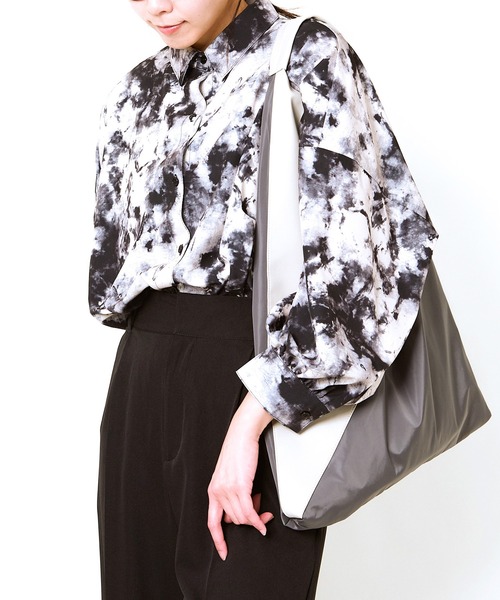 GORGE(ゴージ)の「《タンク付き2点セット×モヤ柄》レディース シャツ セットアイテム 羽織り トレンド 春夏秋(シャツ/ブラウス・レディース・ブラック/ブラウン・F)」の22枚目の写真