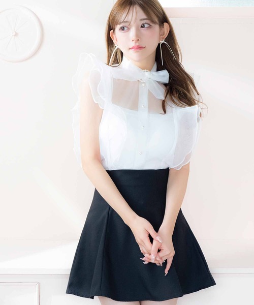 Tika（ティカ）の「[CLOSED] キャバドレス セットアップ 韓国 ミニ フレア ネックリボン シアーブラウス リボンブラウス フリル ボウタイ ノースリーブドレス キャバワンピ（ドレス・レディース・ホワイト×ブラック・M/S）」の2枚目の写真