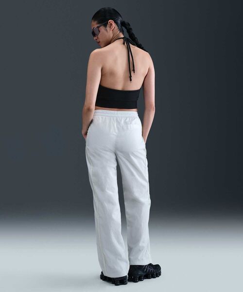 NIKE(ナイキ)の「ナイキ スポーツウェア チル テリー ウィメンズ スリム クロップド フレンチテリー ホルタートップ / Nike Sportswear Chill Terry Women's Slim Cropped French Terry Halter Top HJ1212-010 Black(キャミソール・レディース・ブラック・L/M/S/XS/XL)」の8枚目の写真